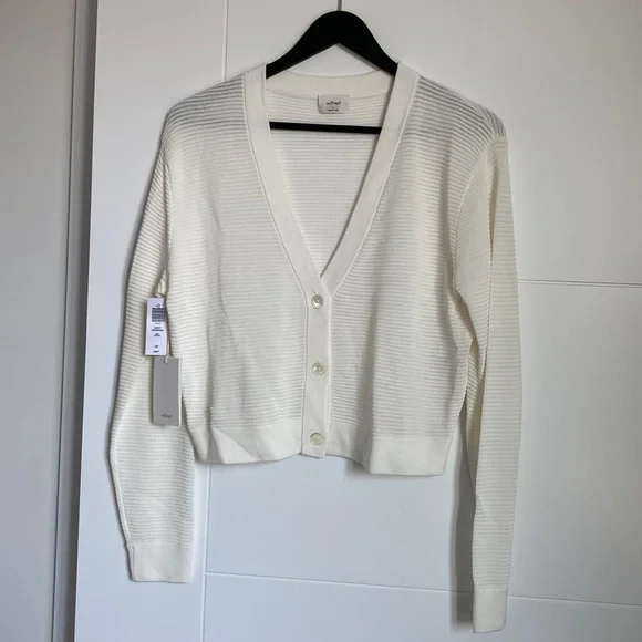 Babaton Light Cropped Cardigan - Picture 2 of 4